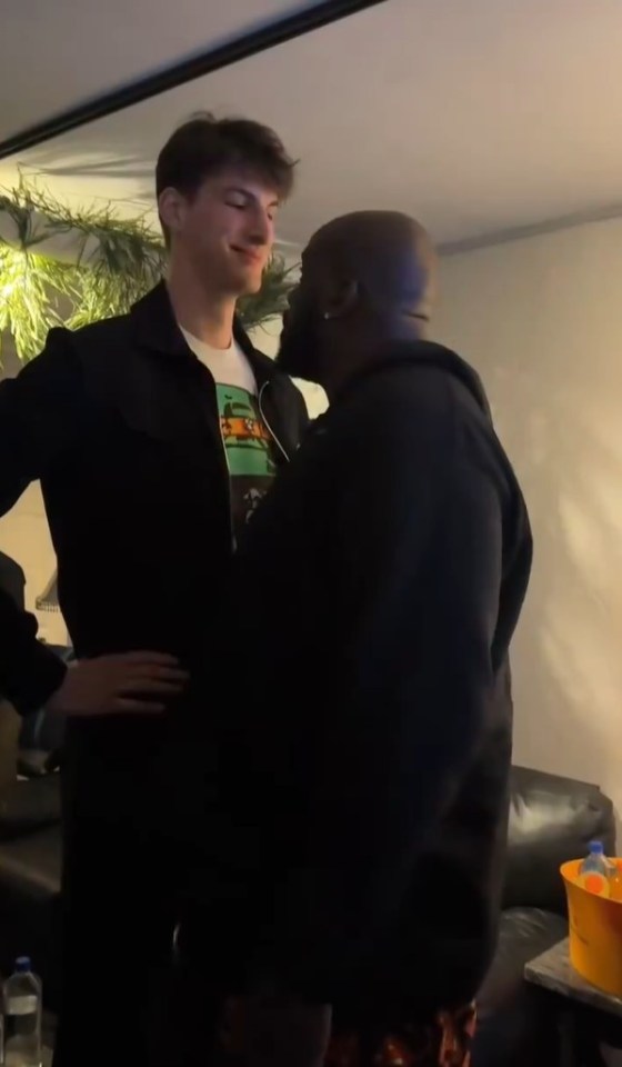 Rioux towered over 7fter Shaq when they recently met